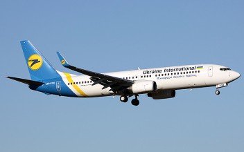 Ukraine International Airlines Boeing 737-800